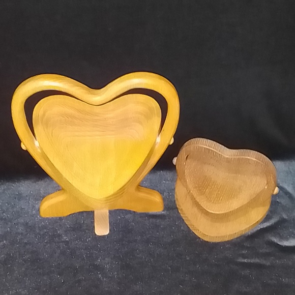 Lot of 2 Collapsible Heart shape wooden bowls - Picture 9 of 9